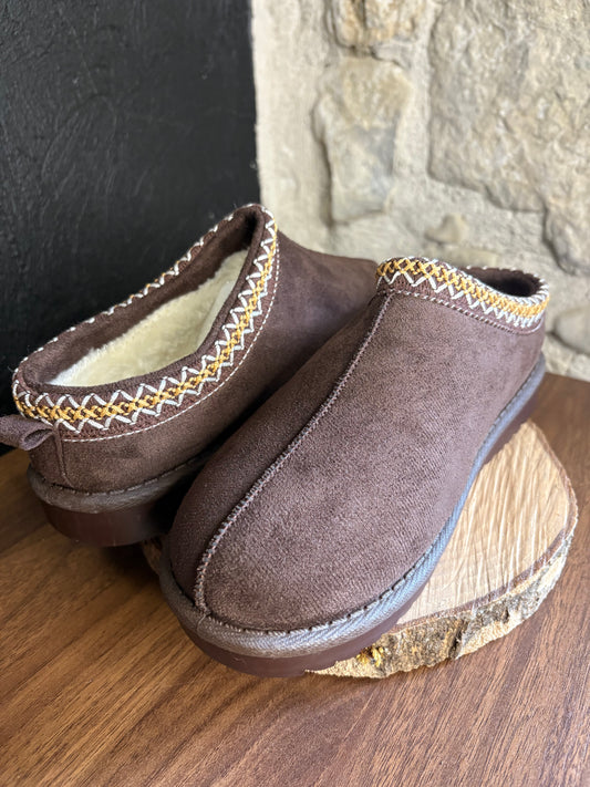 𝗖𝗵𝗮𝘂𝘀𝘀𝘂𝗿𝗲𝘀